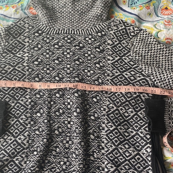 30%OFF BUNDLES! ANTHROPOLOGIE TUNIC SWEATER OVERSIZED NORDIC PATTERN COWL ZIPPER - Picture 4 of 9